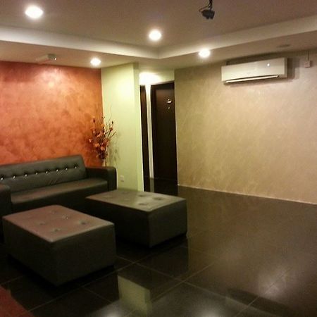 Zotel Business & Leisure Hotel Кучинг Экстерьер фото