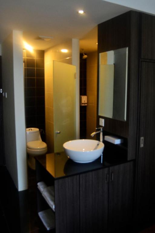 Zotel Business & Leisure Hotel Кучинг Номер фото