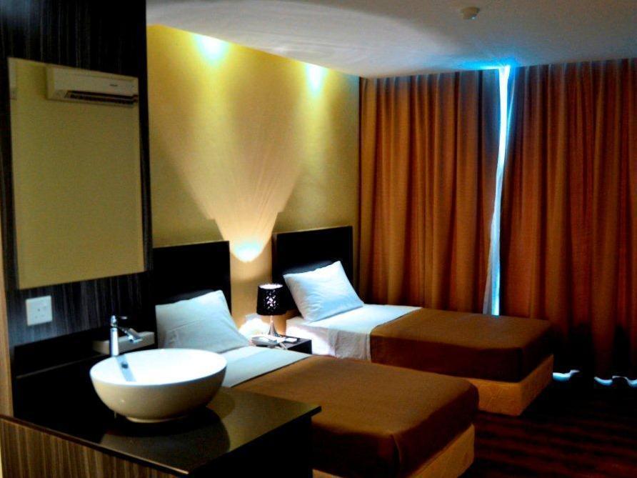 Zotel Business & Leisure Hotel Кучинг Экстерьер фото
